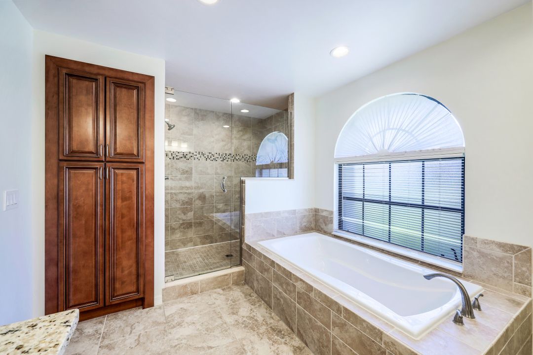 3919 SE 4th Ave, Cape Coral, FL 33904