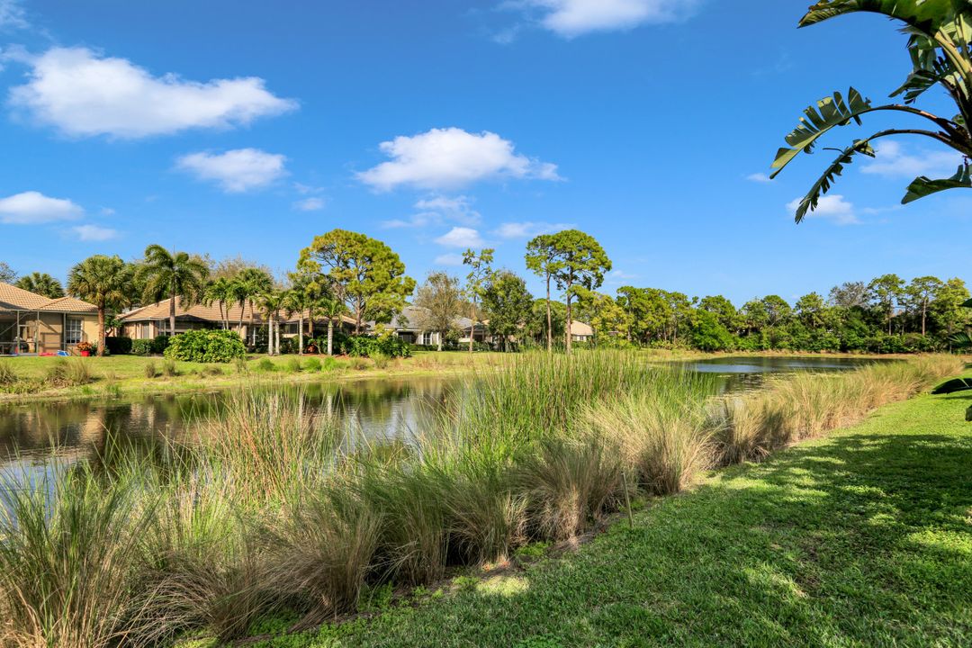 6615 Chestnut Cir, Naples, FL 34109