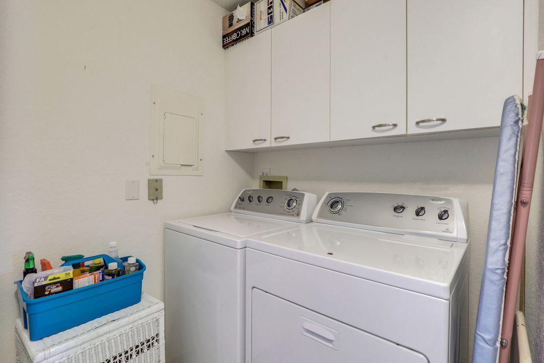 524 Woodshire Ln #E1, Naples, FL 34105