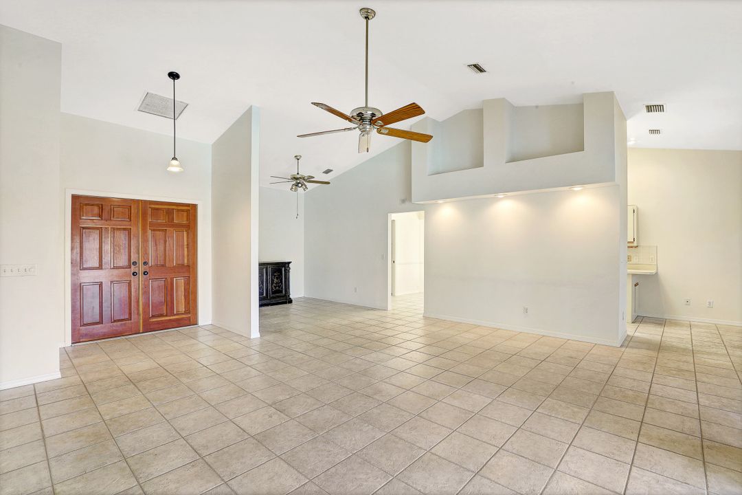 1121 SE 21st St, Cape Coral, FL 33990