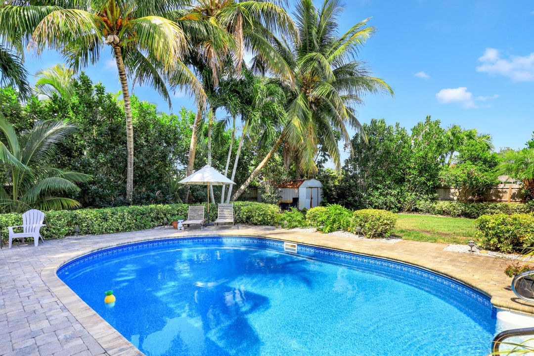 73 Wickliffe Dr, Naples, FL 34110