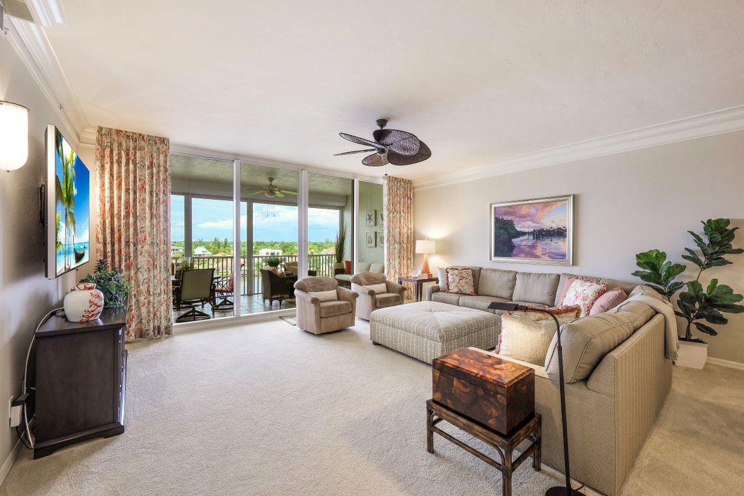 410 Flagship Dr #604, Naples, FL 34108