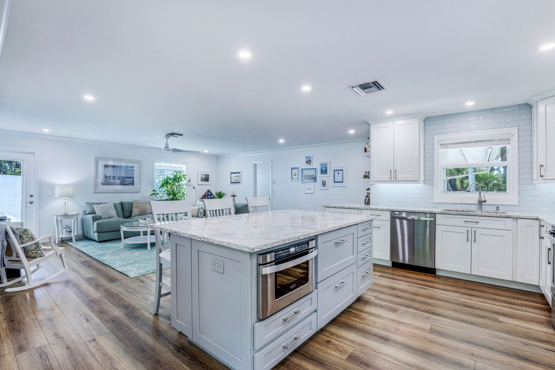 1229 28th Ave N, Naples, FL 34103