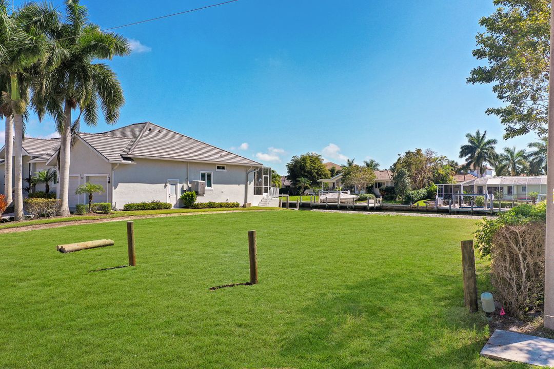 979 Daisy Ct, Marco Island, FL 34145