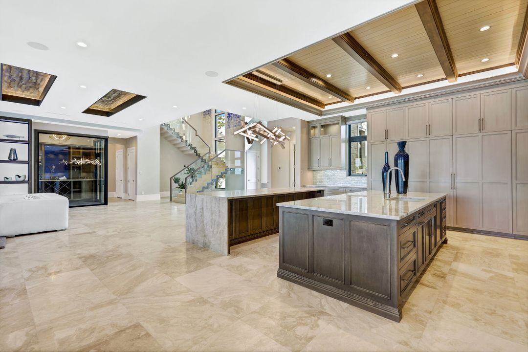 5603 Riverside Dr, Cape Coral, FL 33904