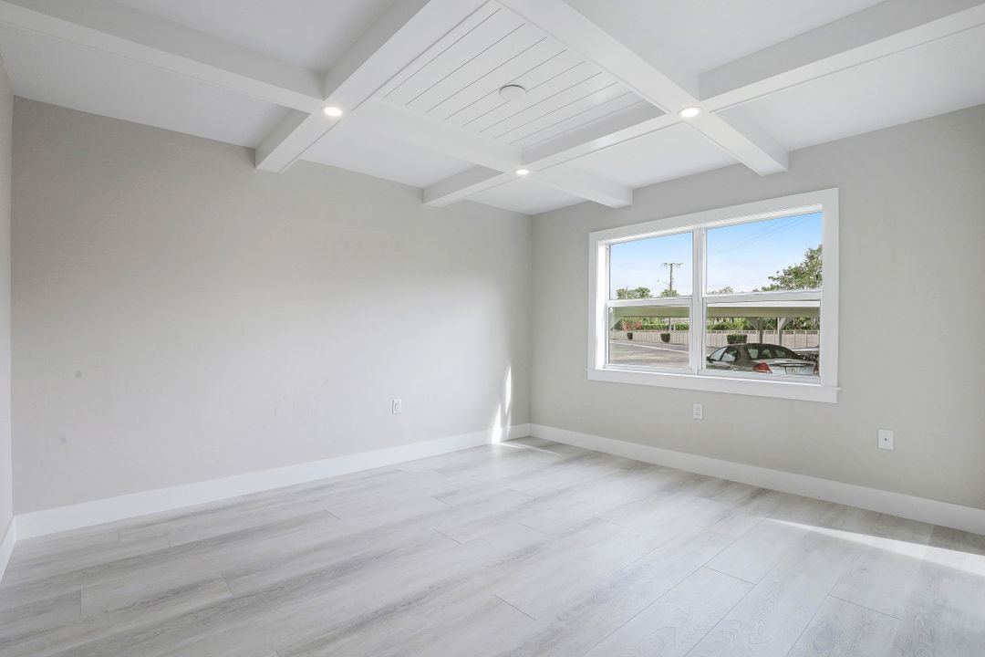 53 High Point Cir W #107, Naples, FL 34103