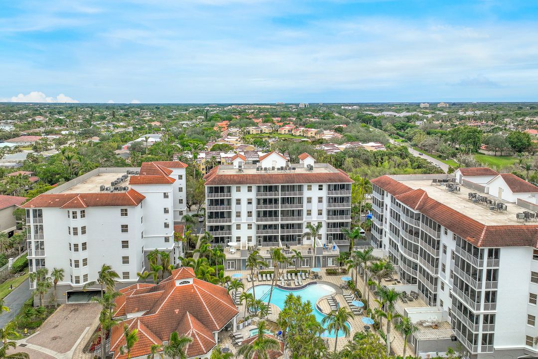 450 Launch Cir #401, Naples, FL 34108