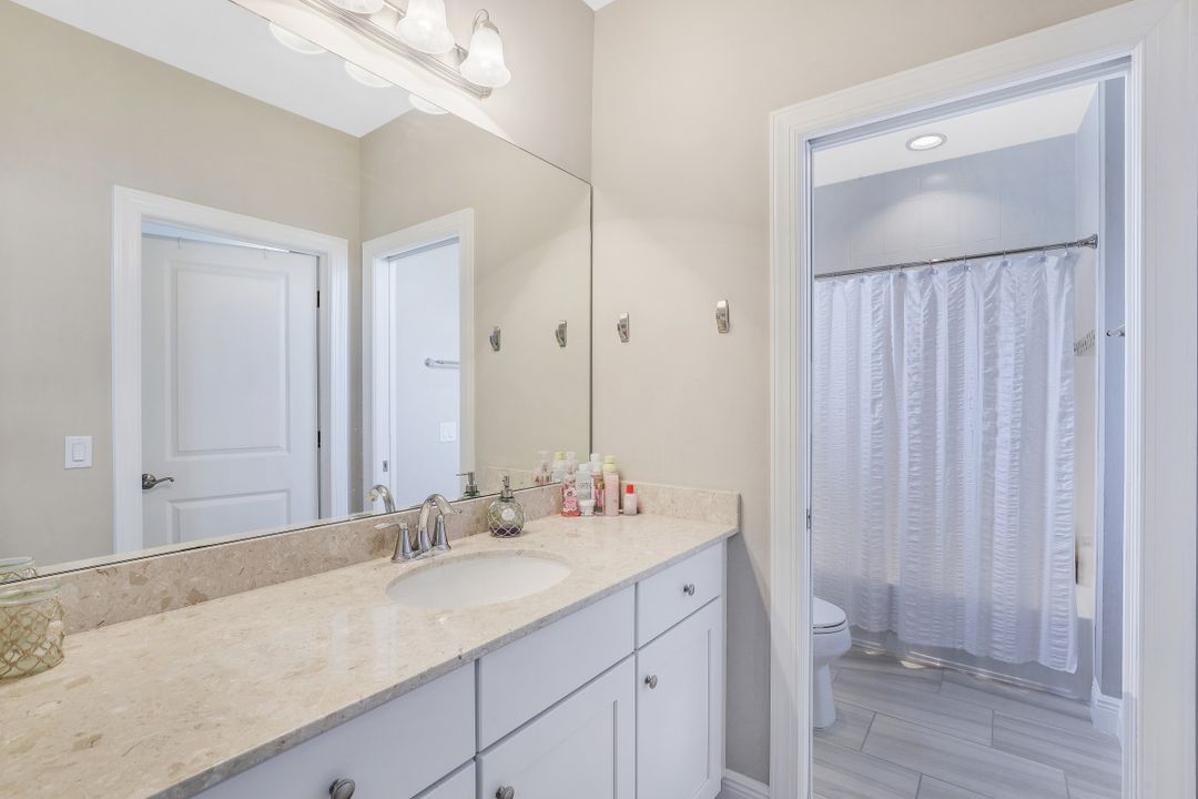 4714 Formosa Dr, Naples, FL 34119