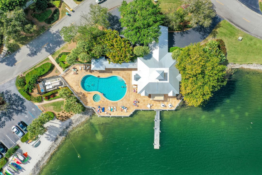 2810 Sailors Way, Naples, FL 34109