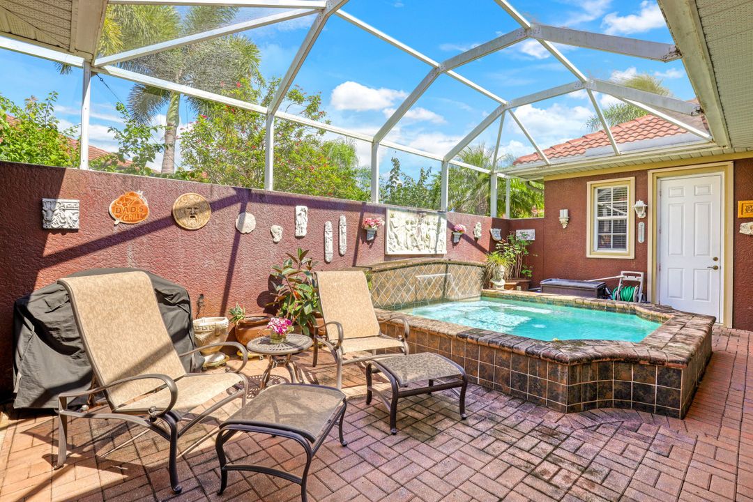 5520 Cheshire Dr, Fort Myers, FL 33912