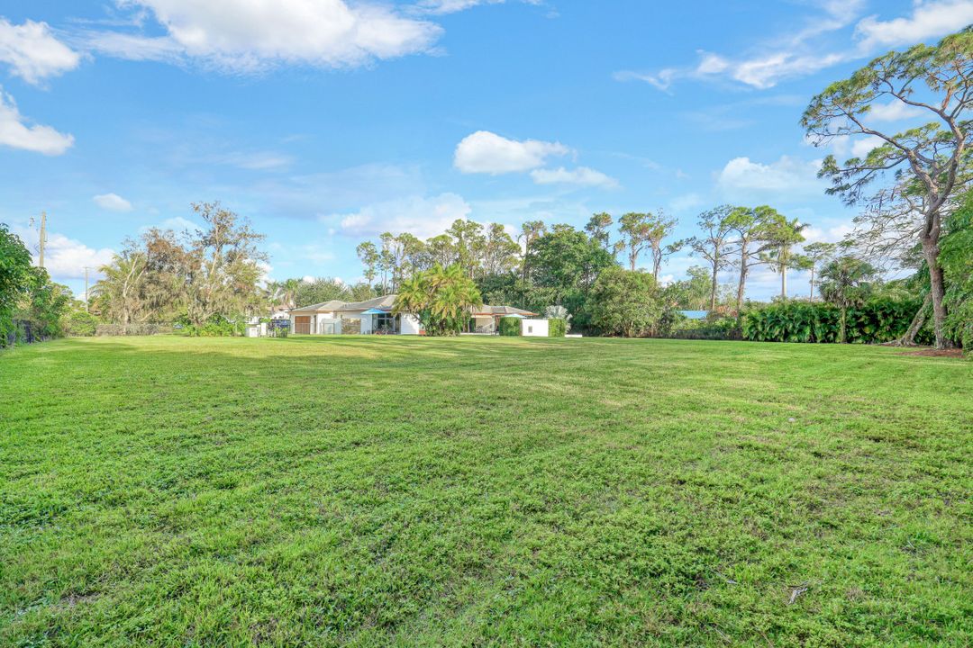 615 Carica Rd, Naples, FL 34108