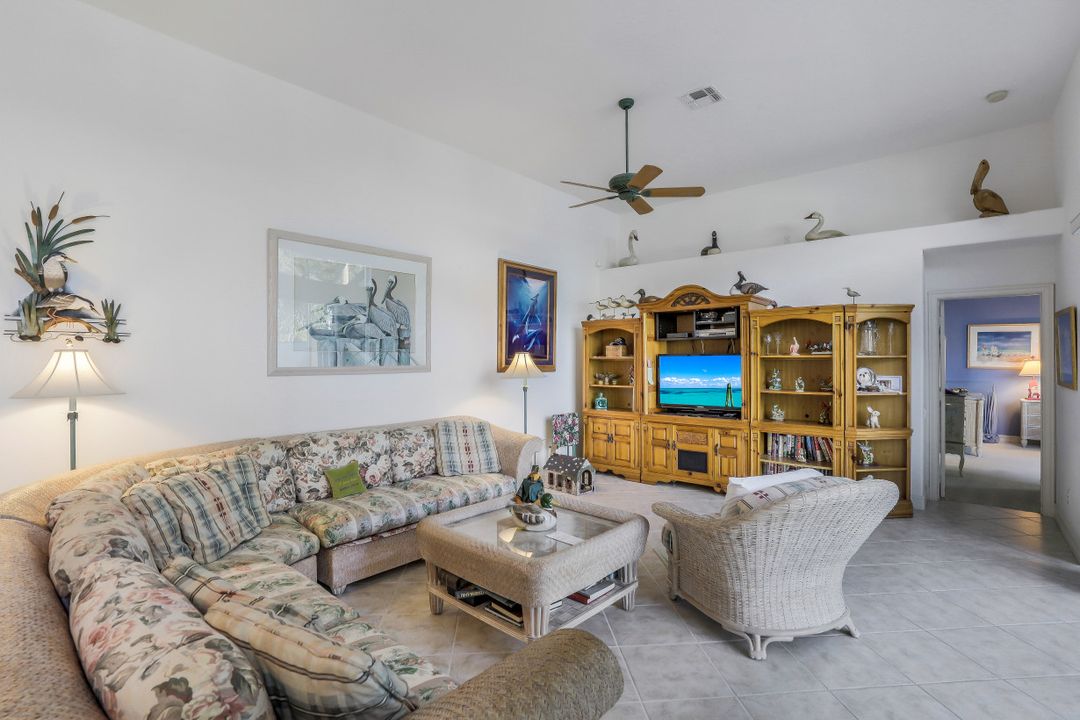 693 Mainsail Pl, Naples, FL 34110