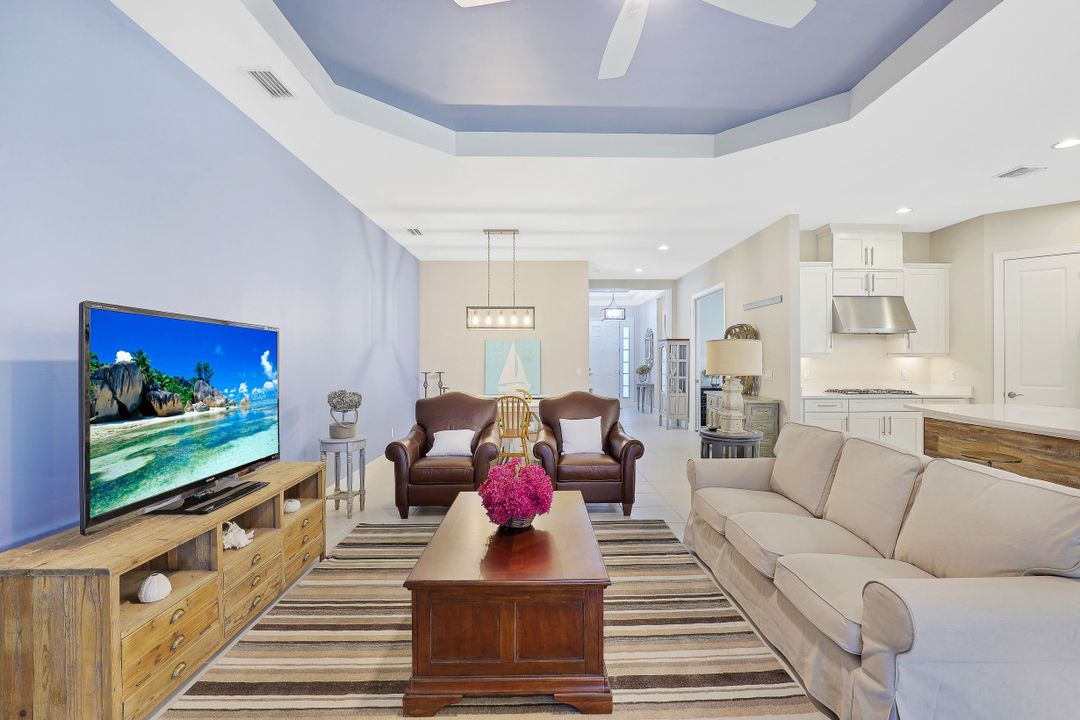 8458 Sevilla Ct, Naples, FL 34114