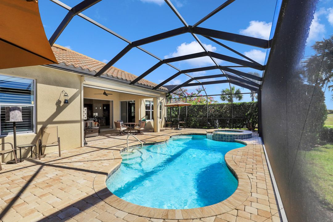 8961 Quarry Dr, Naples, FL 34120