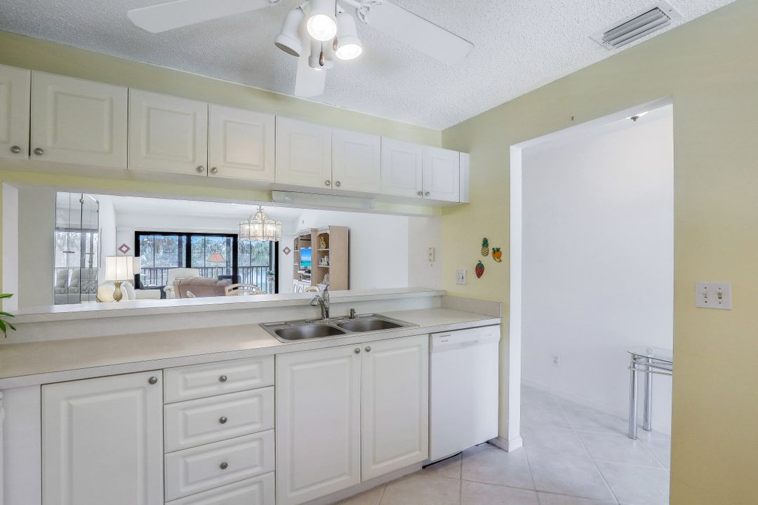 5784 Deauville Cir #B-302, Naples, FL 34112