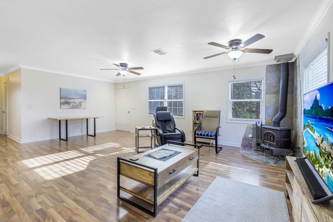 8642 Whispering Pines Dr, Saint James City, FL 33956