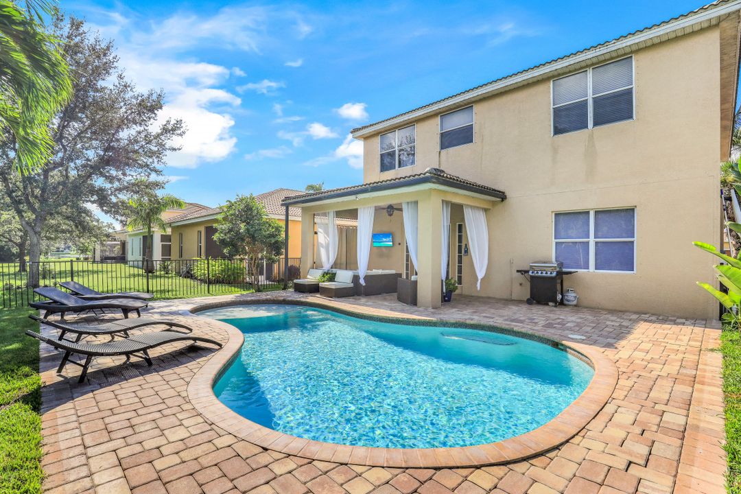 2736 Blue Cypress Lake Ct, Cape Coral, FL 33909