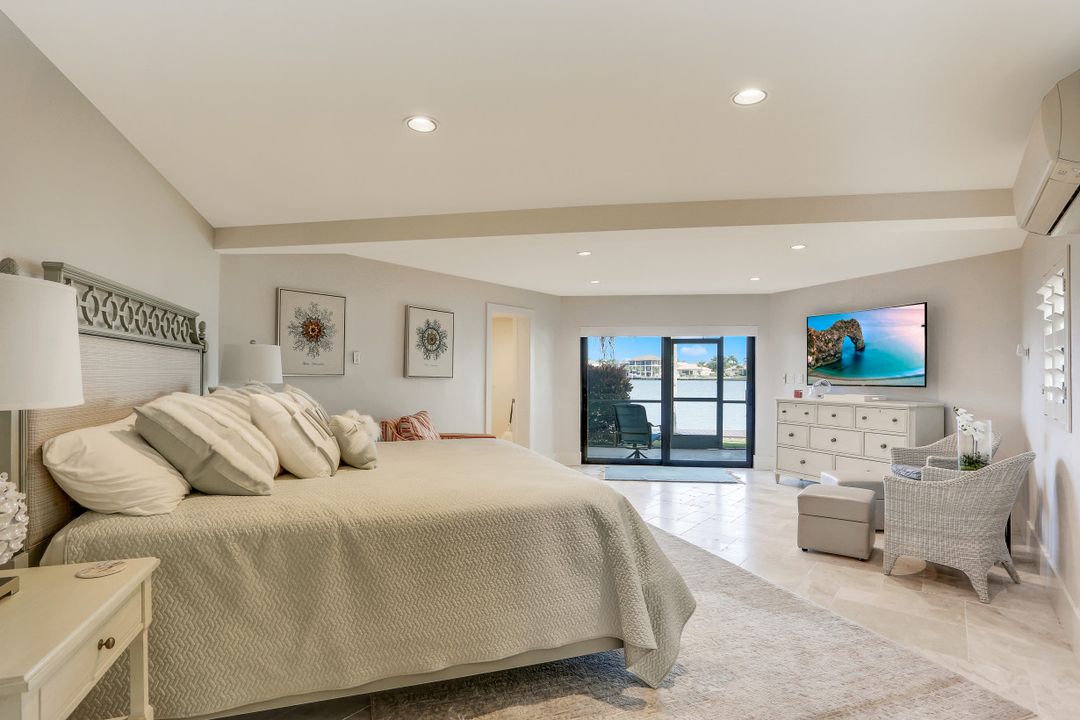 495 Thorpe Ct, Marco Island, FL 34145