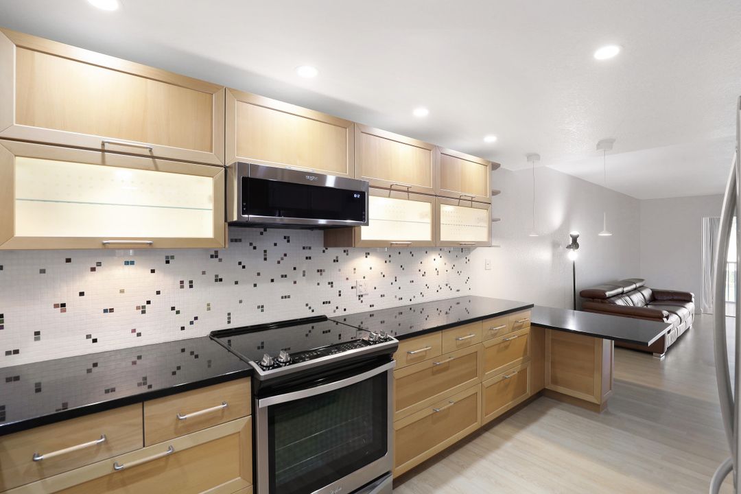 5467 Rattlesnake Hammock Rd #208C, Naples, FL 34113