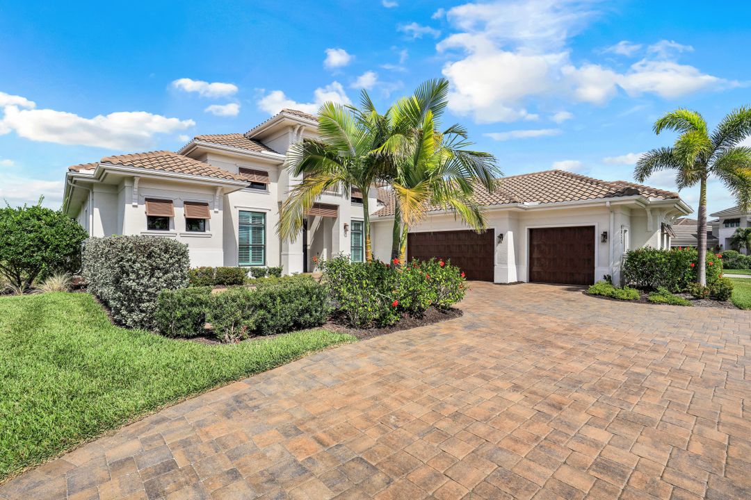 9011 Arrezo Ct, Naples, FL 34119