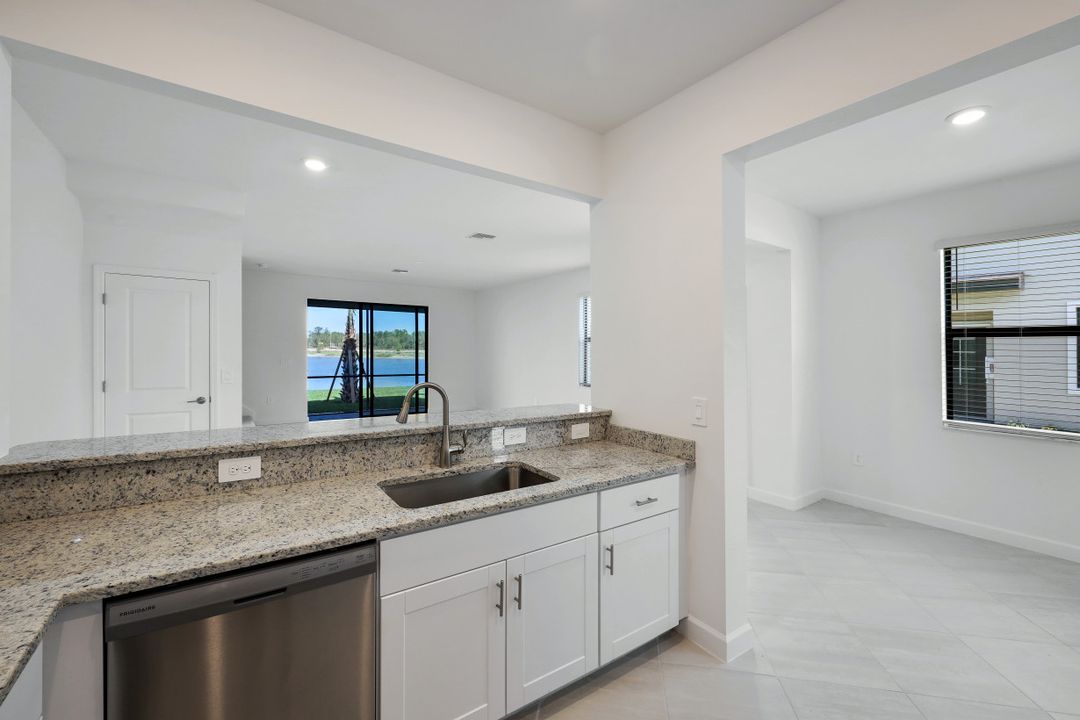 14246 Pine Lodge Ln, Fort Myers, FL 33913