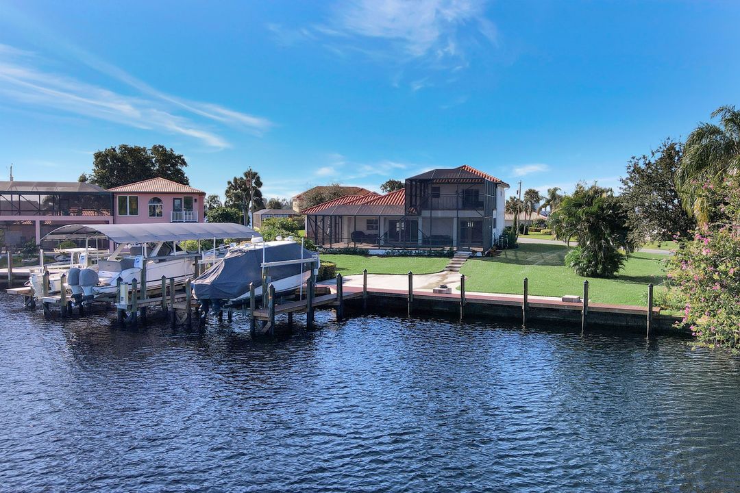 2126 Clubhouse Rd, North Fort Myers, FL 33917