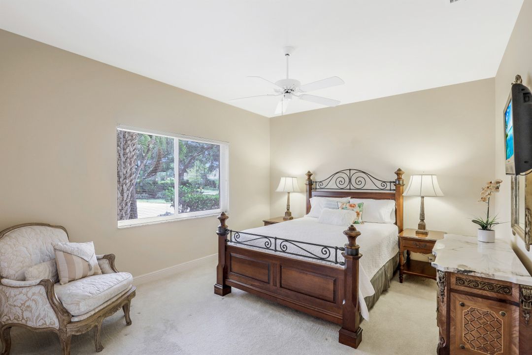 3950 Lakemont Dr, Bonita Springs, FL 34134