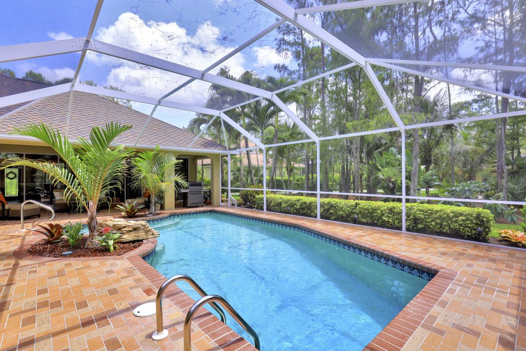 940 Oakes Blvd, Naples, FL 34119