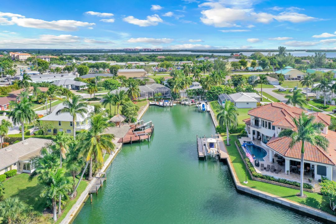 138 S Bahama Ave, Marco Island, FL 34145