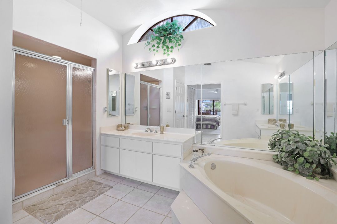 5208 SW 9th Pl, Cape Coral, FL 33914