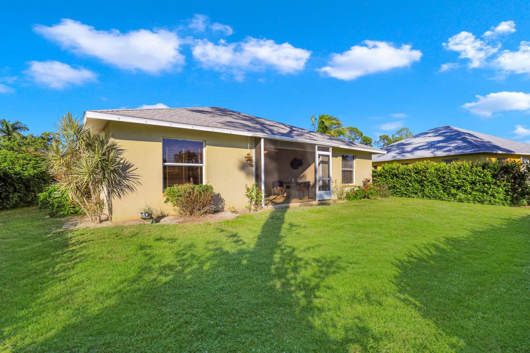 5013 Catalina Ct, Naples, FL 34112