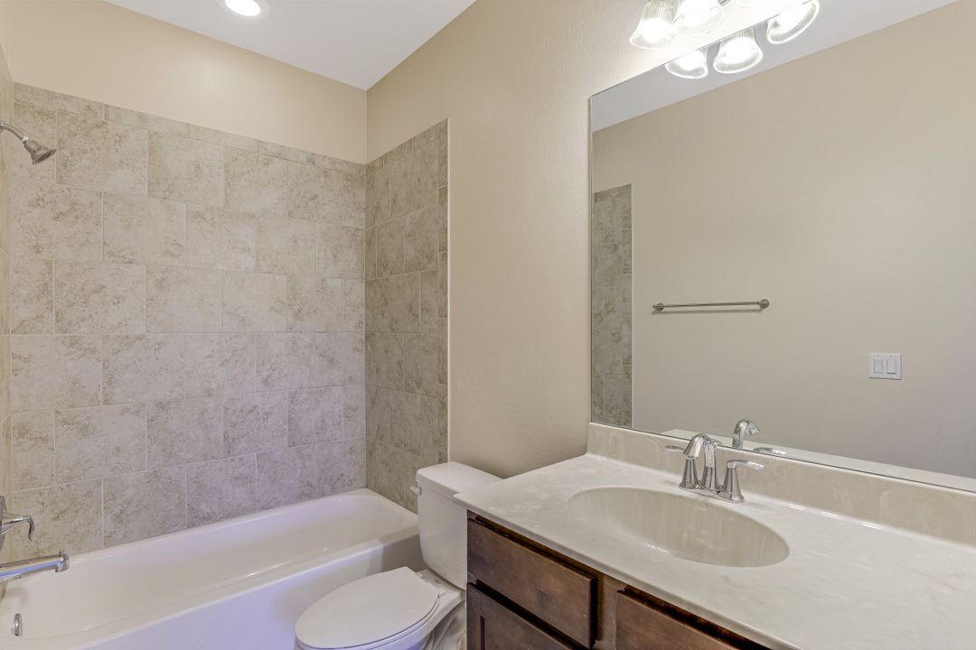 7754 Bristol Cir, Naples, FL 34120