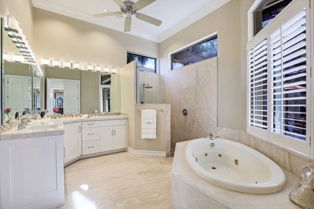 1564 Gormican Ln, Naples, FL 34110