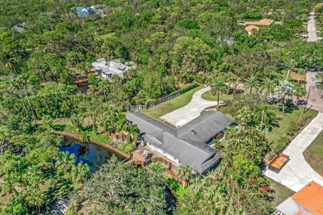 182 Cocohatchee Blvd, Naples, FL 34110