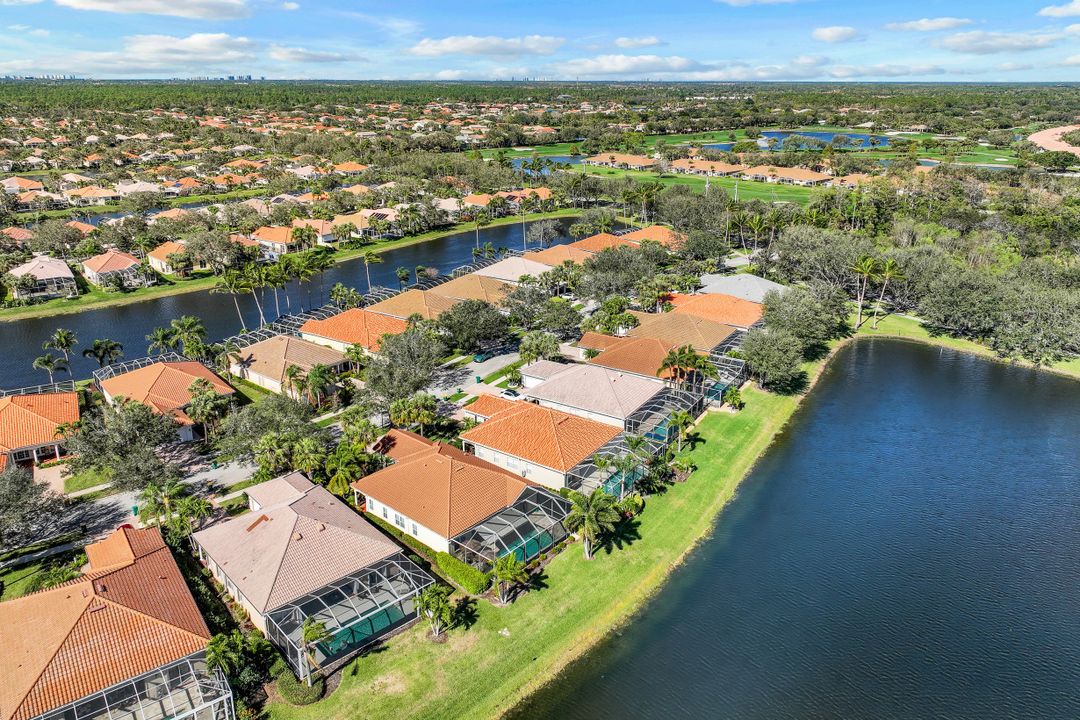 4334 Queen Elizabeth Way, Naples, FL 34119