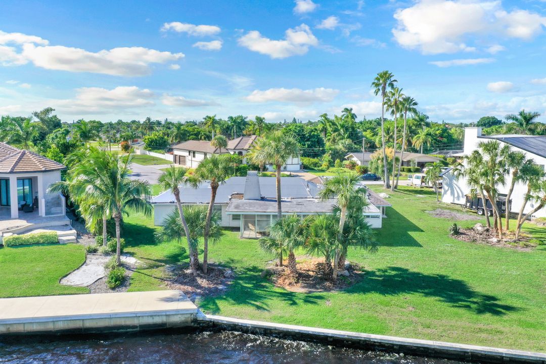 5271 Nautilus Dr, Cape Coral, FL 33904