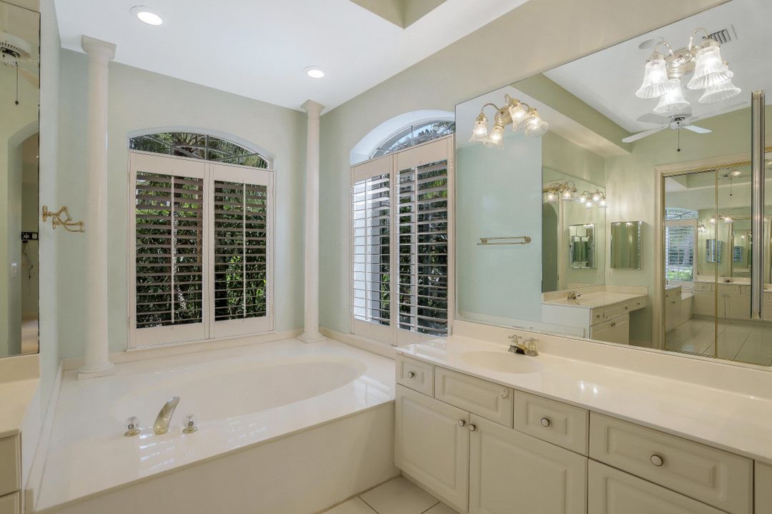 630 Via Mezner #1001, Naples, FL 34108