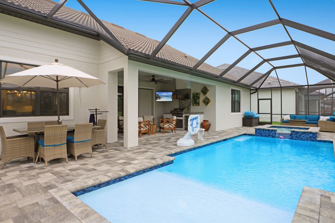 19332 Aqua Shore Dr, Fort Myers, FL 33913