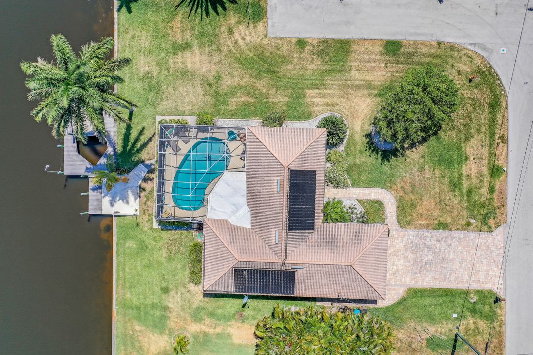 1927 SE 10th St, Cape Coral, FL 33990