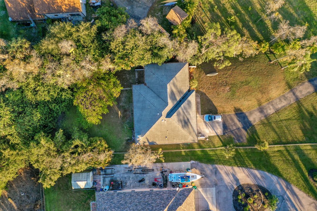 6581 Sable Ridge Ln, Naples, FL 34109