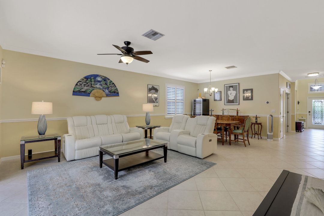 3639 Treasure Cove Cir, Naples, FL 34114