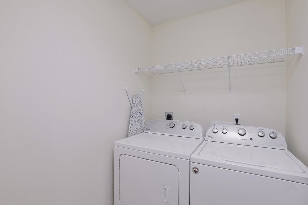 9723 Heatherstone Lake Ct, Estero, FL 33928