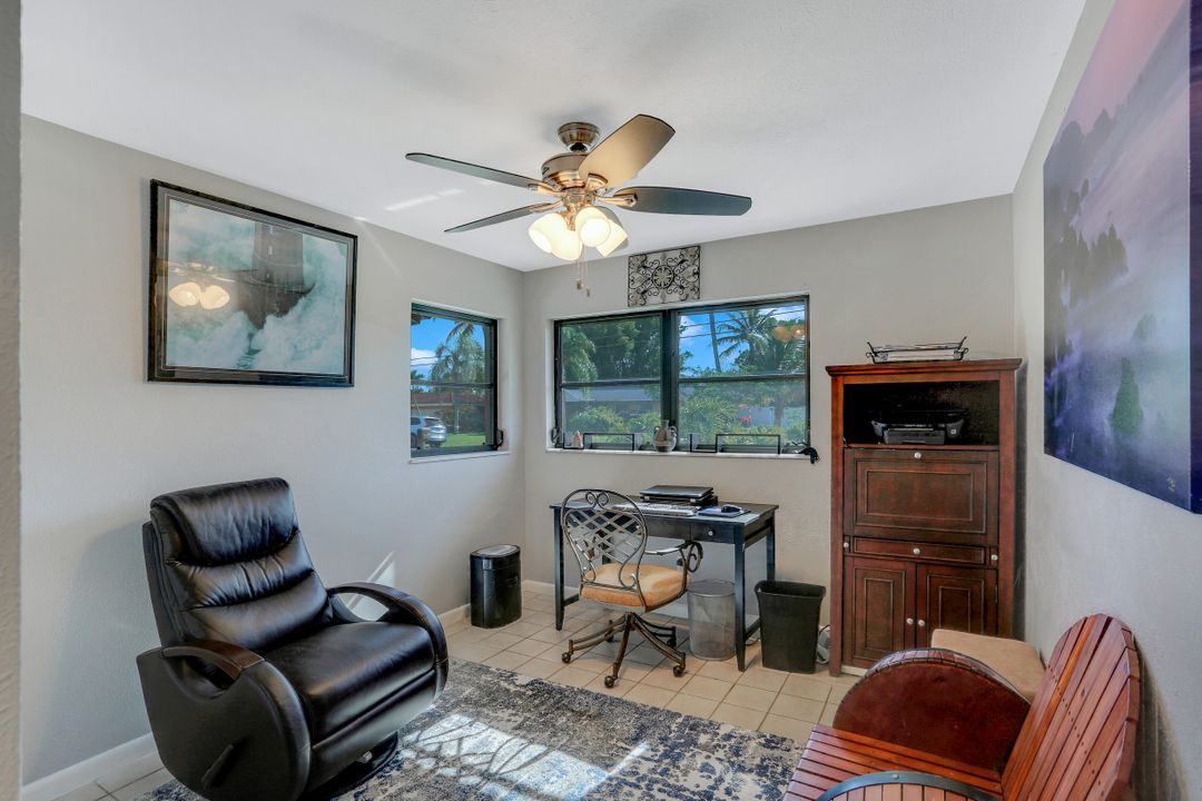 5811 SW 1st Pl, Cape Coral, FL 33914