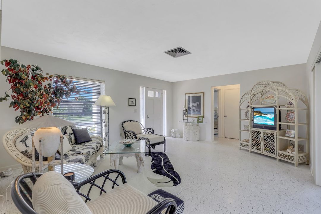 1211 Mulberry Ct, Marco Island, FL 34145