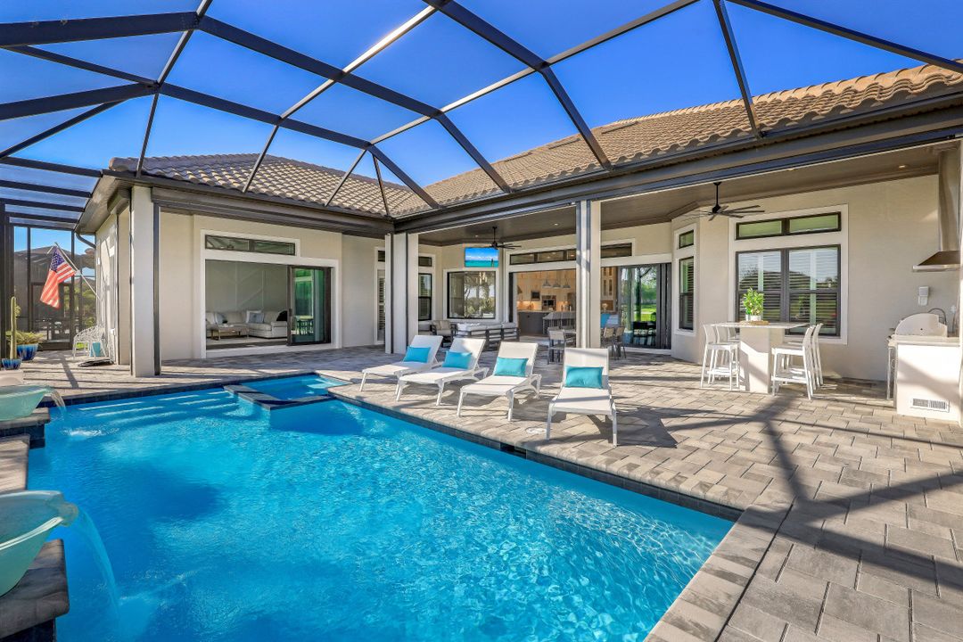 9308 Tulipano Ter, Naples, FL 34119