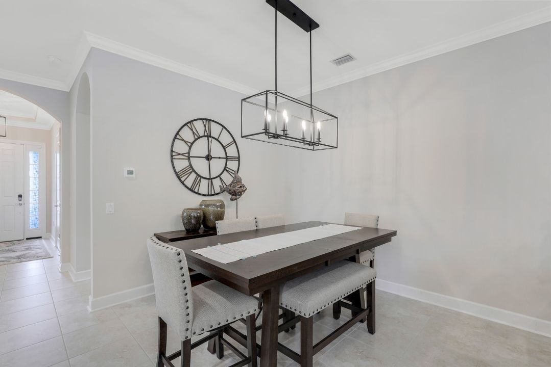 9618 Campanile Cir, Naples, FL 34114