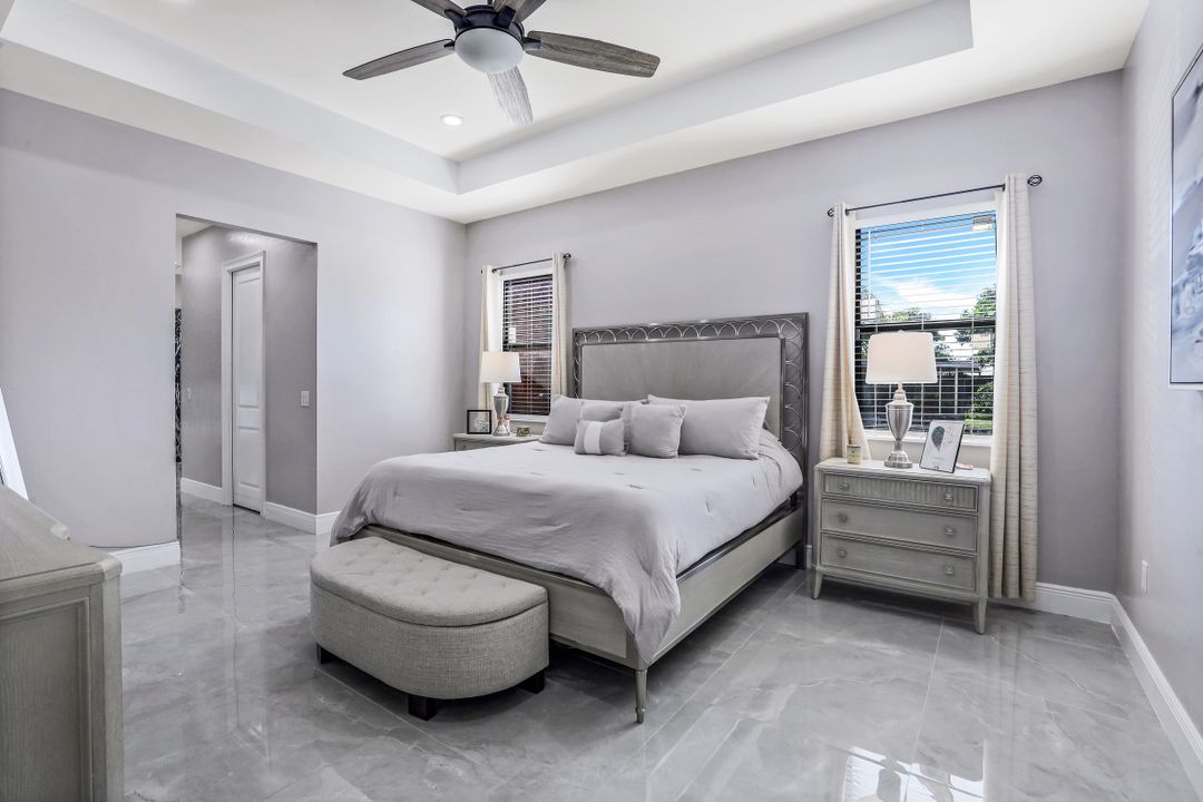 25 Crestwood Cir S, Lehigh Acres, FL 33936