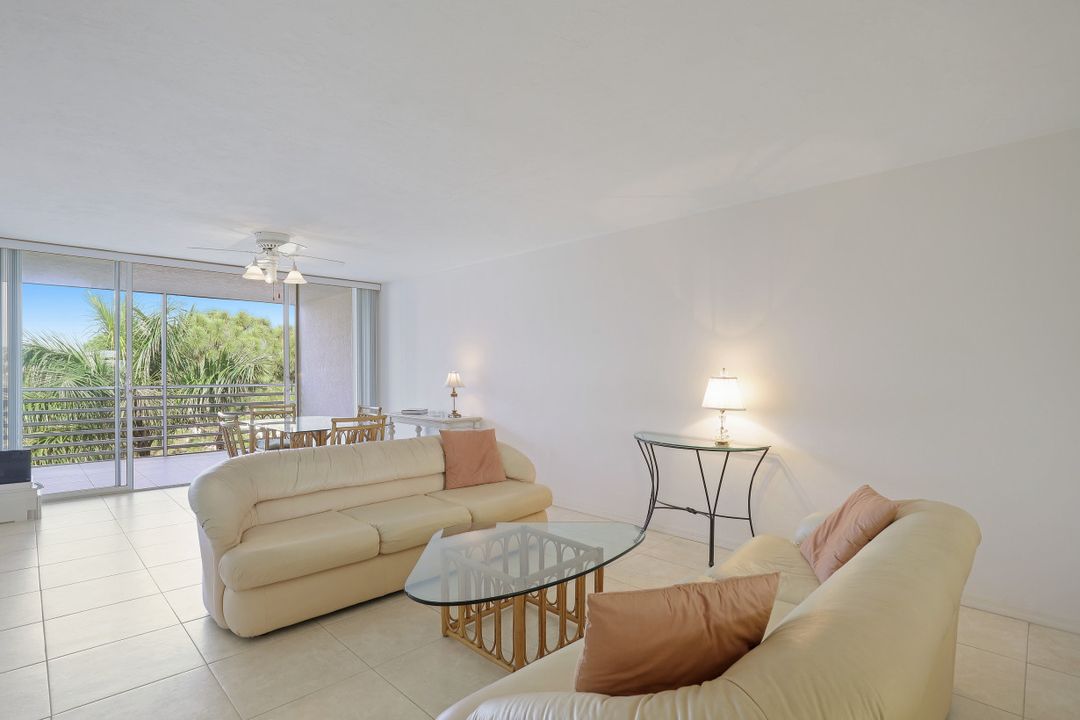 285 Naples Cove Dr #1604, Naples, FL 34110