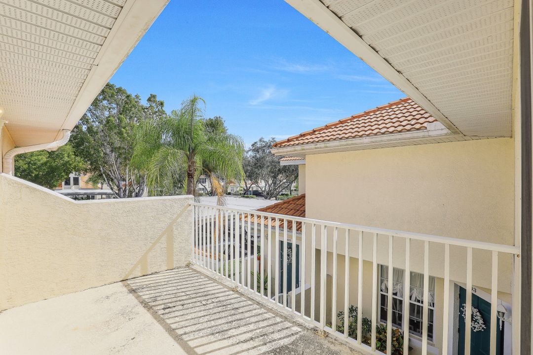 5025 Cedar Springs Dr #204, Naples, FL 34110