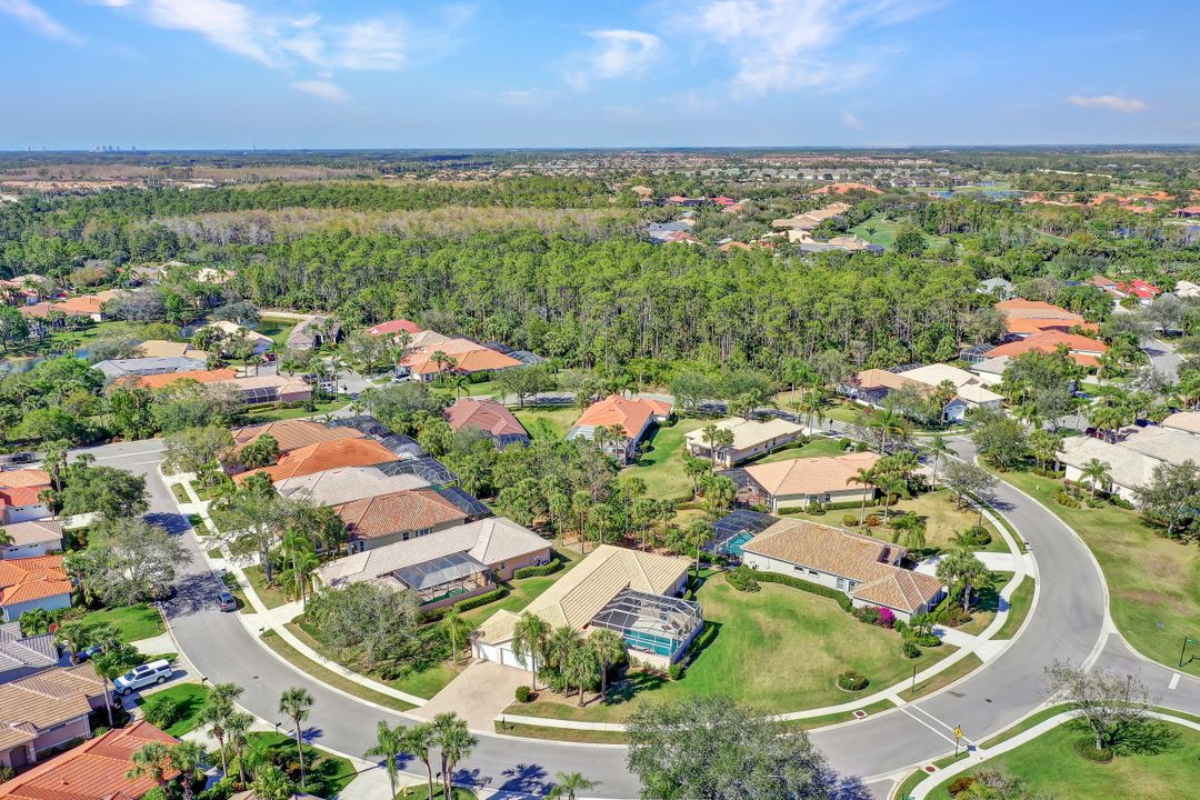 6104 Highwood Park Ln, Naples, FL 34110